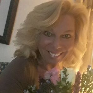 Meet your Posher, Leslie